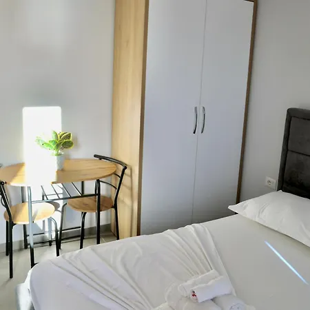 Sea View Apartment *
